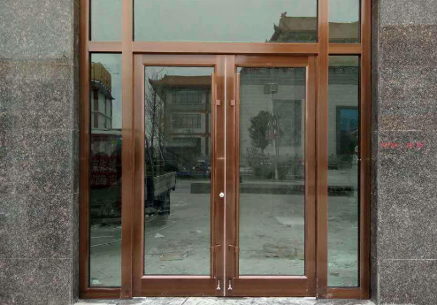 肯德基门厂家怎么选择合适的尺寸和款式！