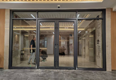 甘肃肯德基门由哪些配件组成？