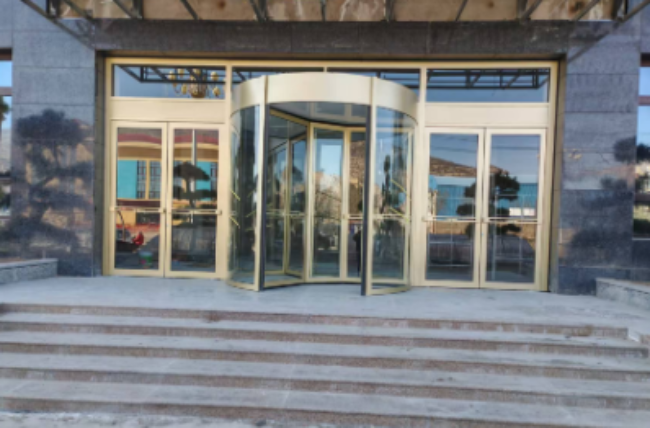 甘肃解决大堂风与能耗痛点：旋转门的微气候屏障保证！